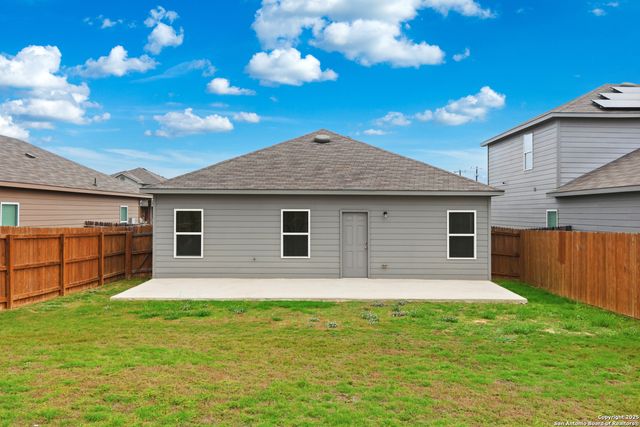 14651 Latigo Loop, Elmendorf, TX 78112