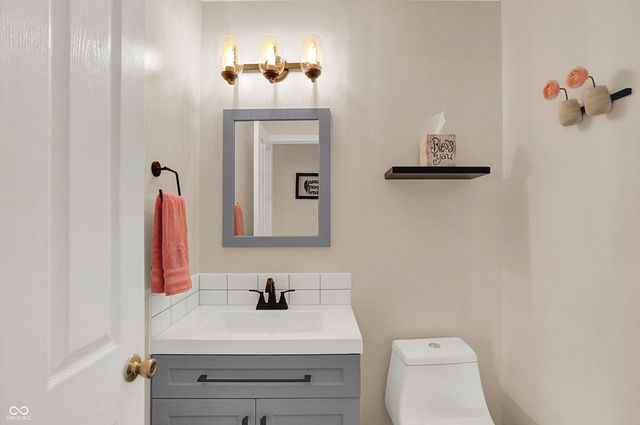 11008 Stratford Way, Fishers, IN 46038