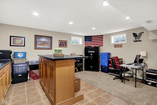 11008 Stratford Way, Fishers, IN 46038