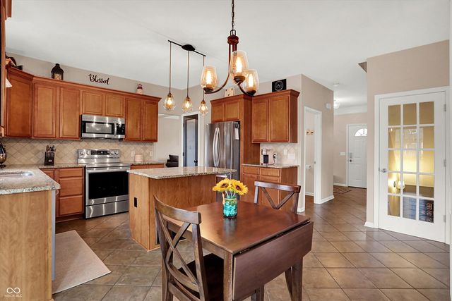 11008 Stratford Way, Fishers, IN 46038