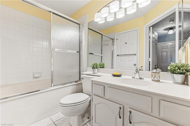 8161 Twelve Oaks CIR 512, Naples, FL 34113