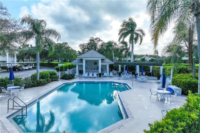 8161 Twelve Oaks CIR 512, Naples, FL 34113