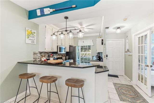 8161 Twelve Oaks CIR 512, Naples, FL 34113