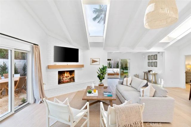 153 Emerald Bay, Laguna Beach, CA 92651