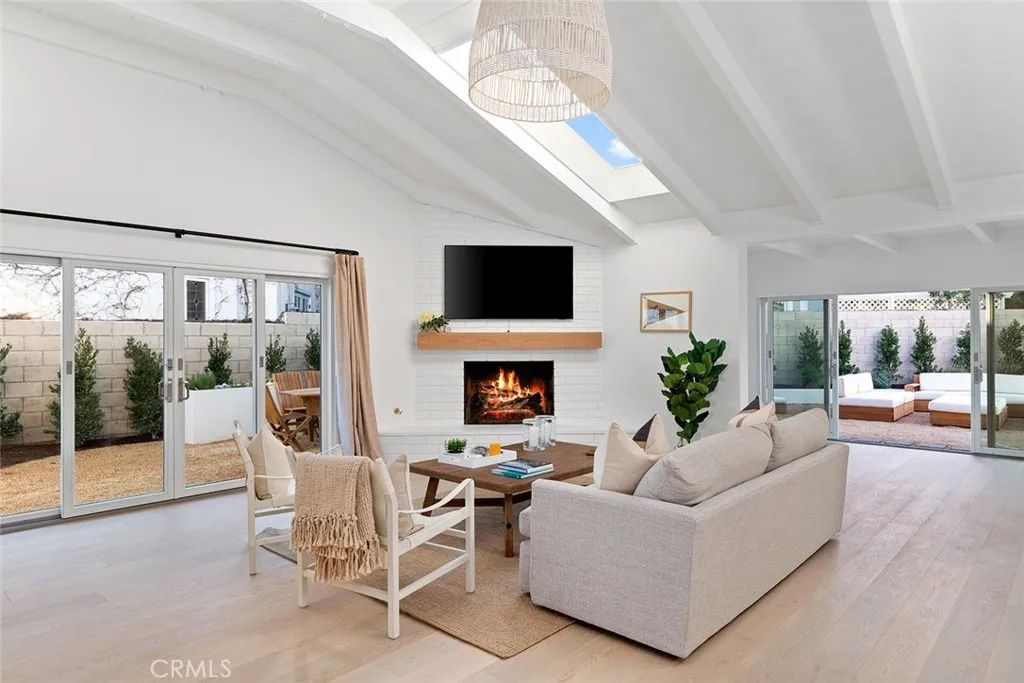 153 Emerald Bay, Laguna Beach, CA 92651