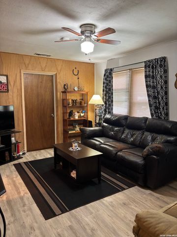1057 DUNLAP DR, New Braunfels, TX 78130