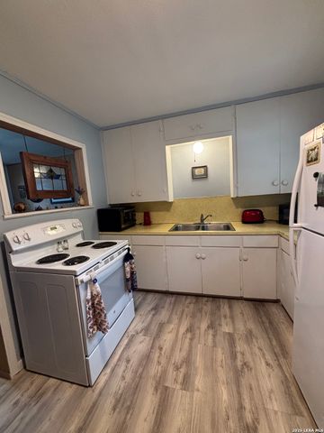 1057 DUNLAP DR, New Braunfels, TX 78130