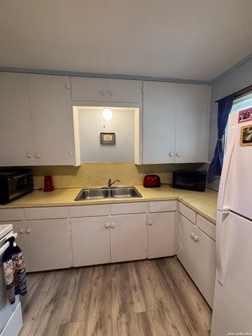 1057 DUNLAP DR, New Braunfels, TX 78130