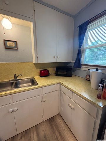 1057 DUNLAP DR, New Braunfels, TX 78130