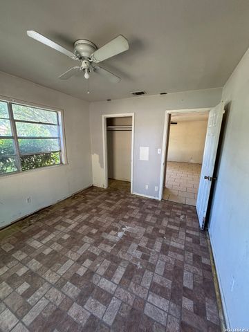 1057 DUNLAP DR, New Braunfels, TX 78130