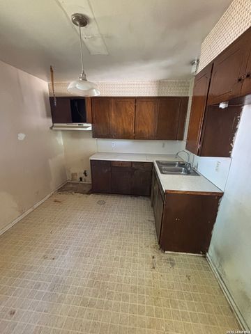 1057 DUNLAP DR, New Braunfels, TX 78130