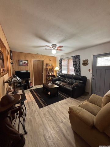 1057 DUNLAP DR, New Braunfels, TX 78130