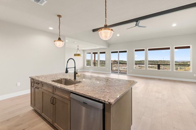 2130 Vista Ridge Dr, Kerrville, TX 78028