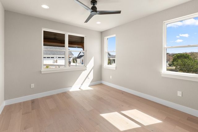 2130 Vista Ridge Dr, Kerrville, TX 78028