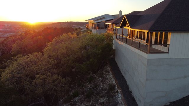 2130 Vista Ridge Dr, Kerrville, TX 78028