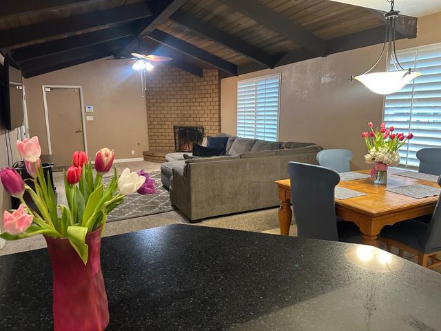 394 S Oak Drive, Reedley, CA 93654