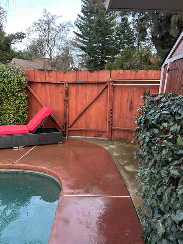 394 S Oak Drive, Reedley, CA 93654