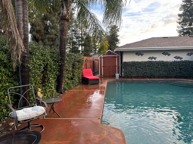 394 S Oak Drive, Reedley, CA 93654