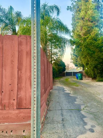 394 S Oak Drive, Reedley, CA 93654