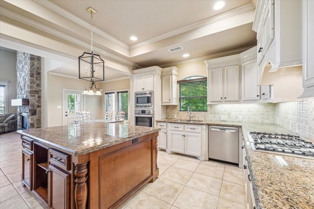 5016 Rimrock Pass Drive, Montgomery, TX 77316