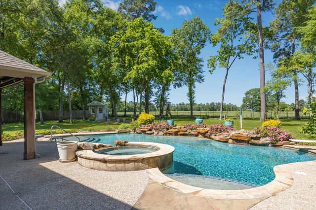 5016 Rimrock Pass Drive, Montgomery, TX 77316