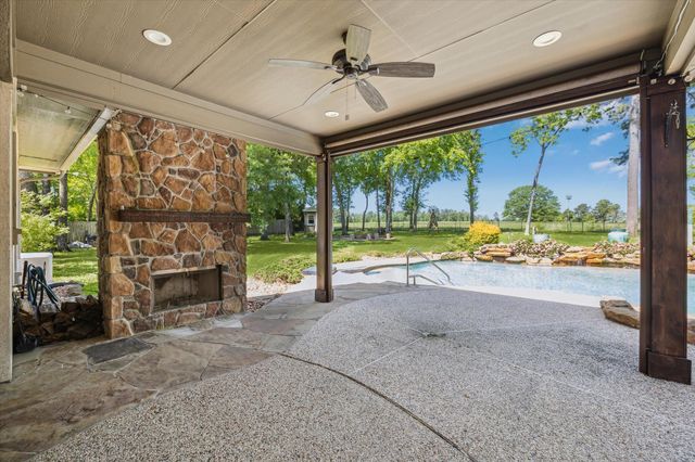 5016 Rimrock Pass Drive, Montgomery, TX 77316