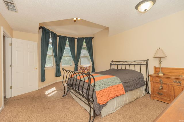 2700 Secretariat Court, Evansville, IN 47720