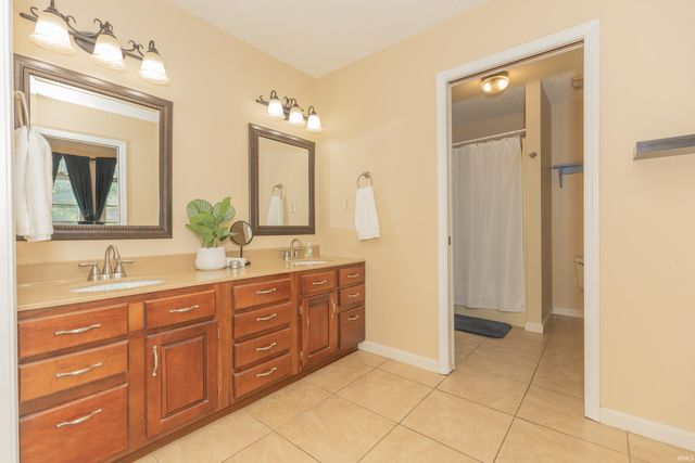 2700 Secretariat Court, Evansville, IN 47720