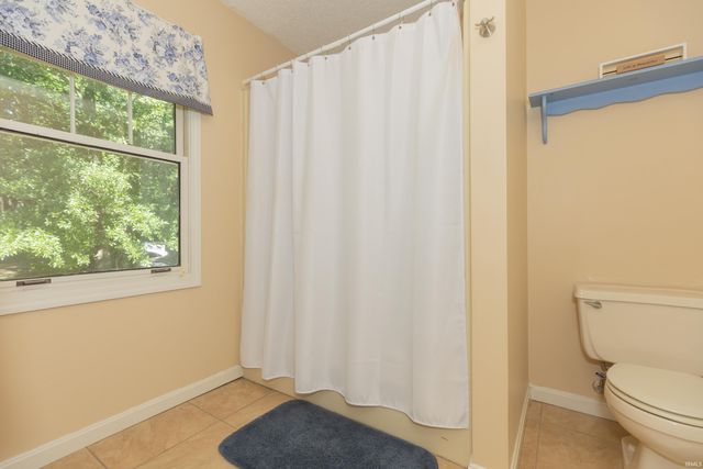 2700 Secretariat Court, Evansville, IN 47720