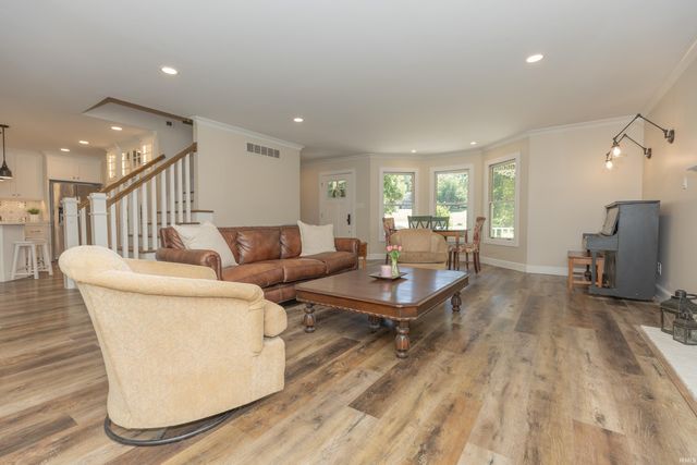 2700 Secretariat Court, Evansville, IN 47720