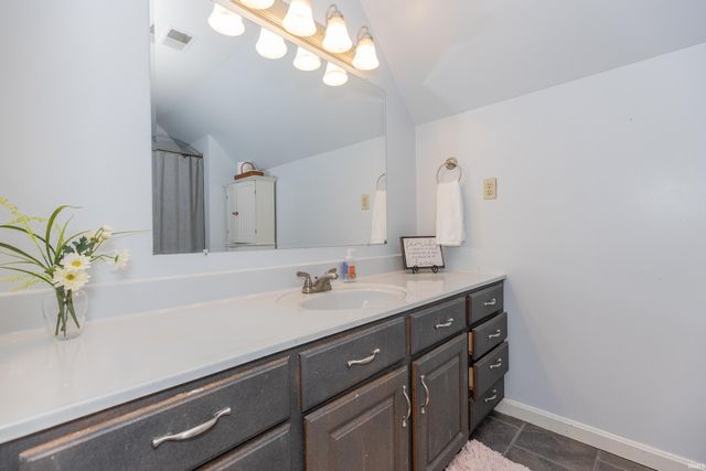 2700 Secretariat Court, Evansville, IN 47720
