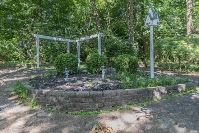 2700 Secretariat Court, Evansville, IN 47720
