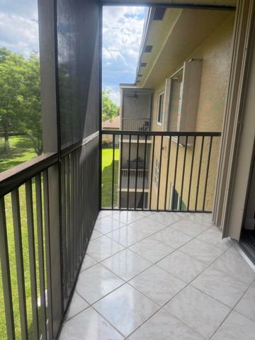 7710 NW 50th Street 304, Lauderhill, FL 33351
