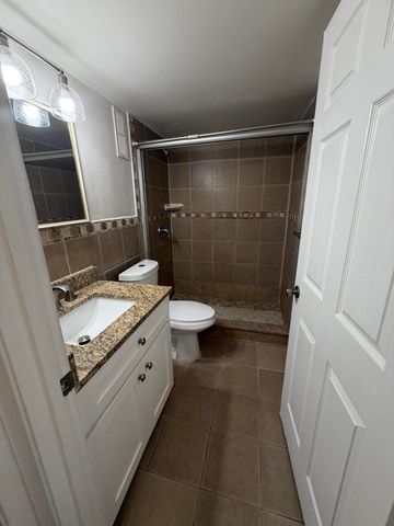 7710 NW 50th Street 304, Lauderhill, FL 33351