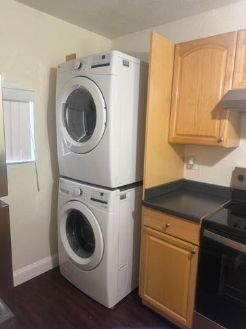 7710 NW 50th Street 304, Lauderhill, FL 33351