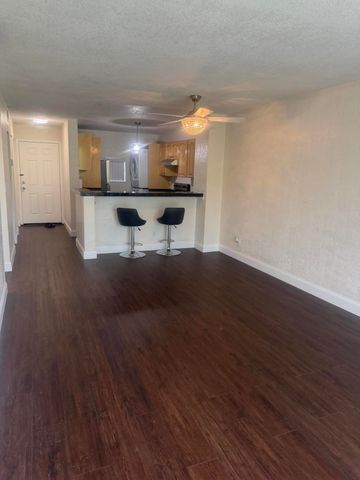 7710 NW 50th Street 304, Lauderhill, FL 33351
