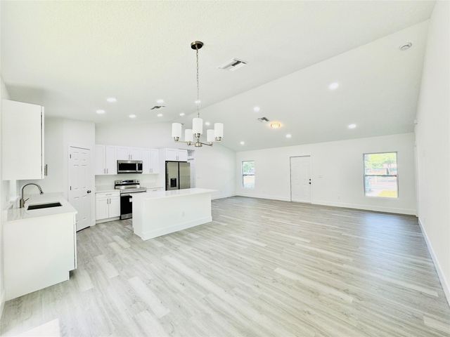2736 NW 33rd Ave, Okeechobee, FL 34972