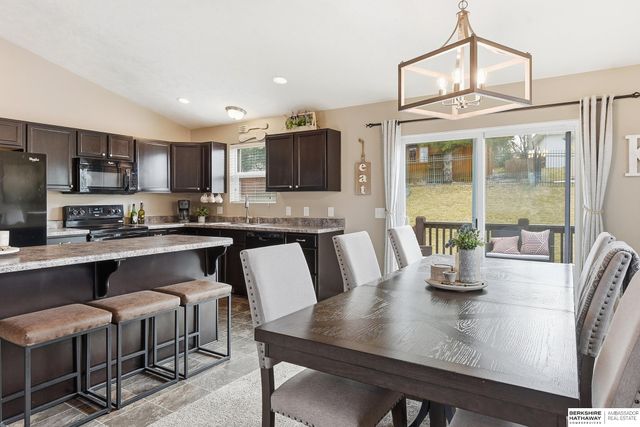 3411 N 208 Avenue, Elkhorn, NE 68022