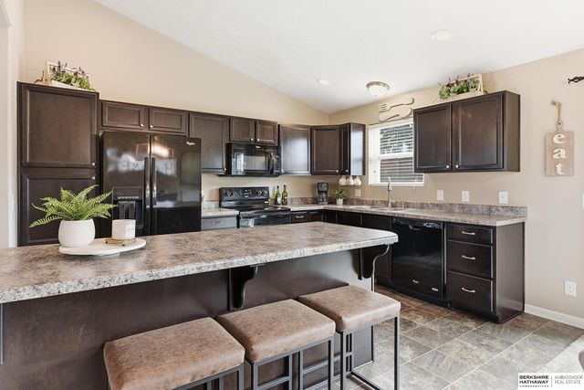 3411 N 208 Avenue, Elkhorn, NE 68022