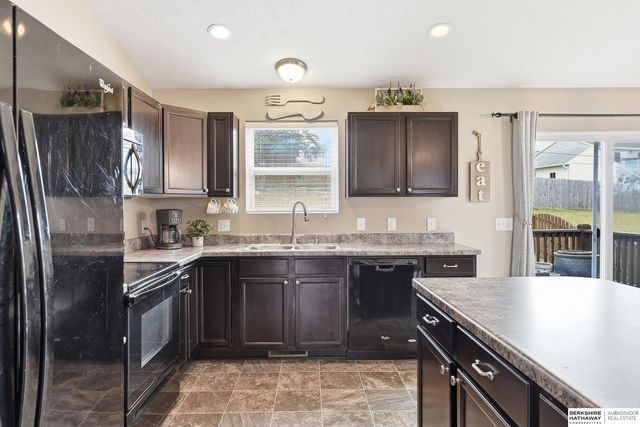 3411 N 208 Avenue, Elkhorn, NE 68022