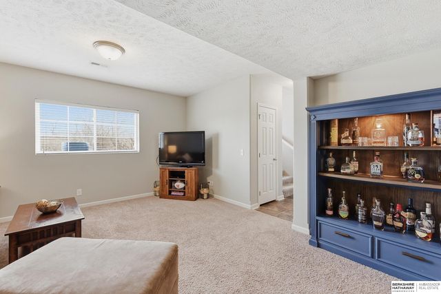 3411 N 208 Avenue, Elkhorn, NE 68022