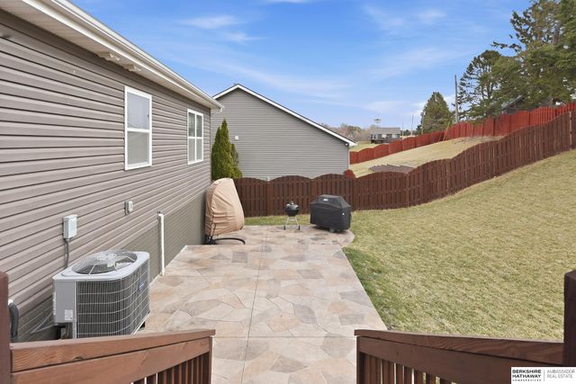 3411 N 208 Avenue, Elkhorn, NE 68022