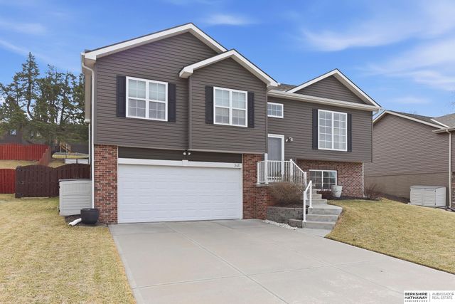 3411 N 208 Avenue, Elkhorn, NE 68022