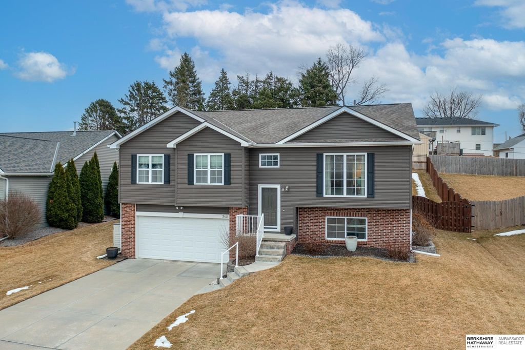 3411 N 208 Avenue, Elkhorn, NE 68022