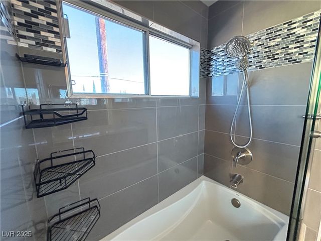 7300 Casa Solar Court, Las Vegas, NV 89128