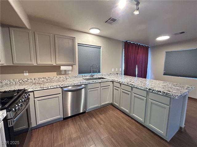 7300 Casa Solar Court, Las Vegas, NV 89128