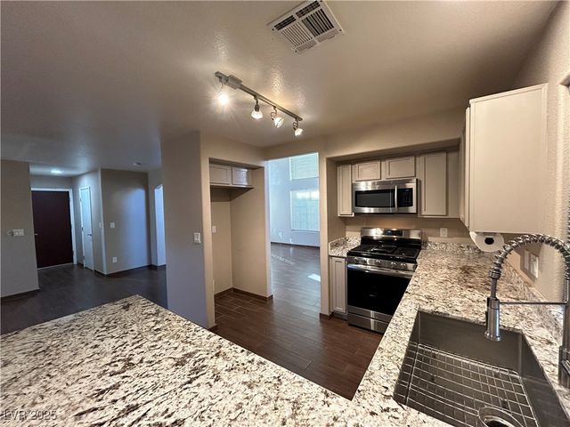 7300 Casa Solar Court, Las Vegas, NV 89128