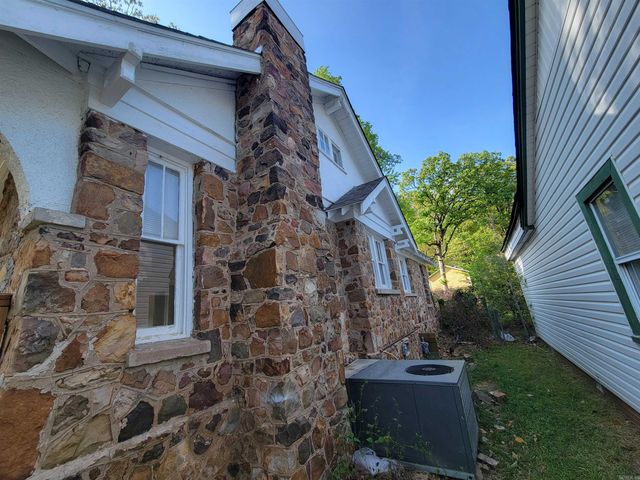 2209 W Long 17th Street, North Little Rock, AR 72114