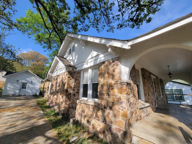 2209 W Long 17th Street, North Little Rock, AR 72114