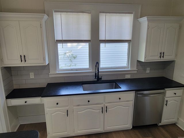 2209 W Long 17th Street, North Little Rock, AR 72114